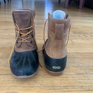 Sorel men’s 10.5 waterproof snow/rain duck boots.